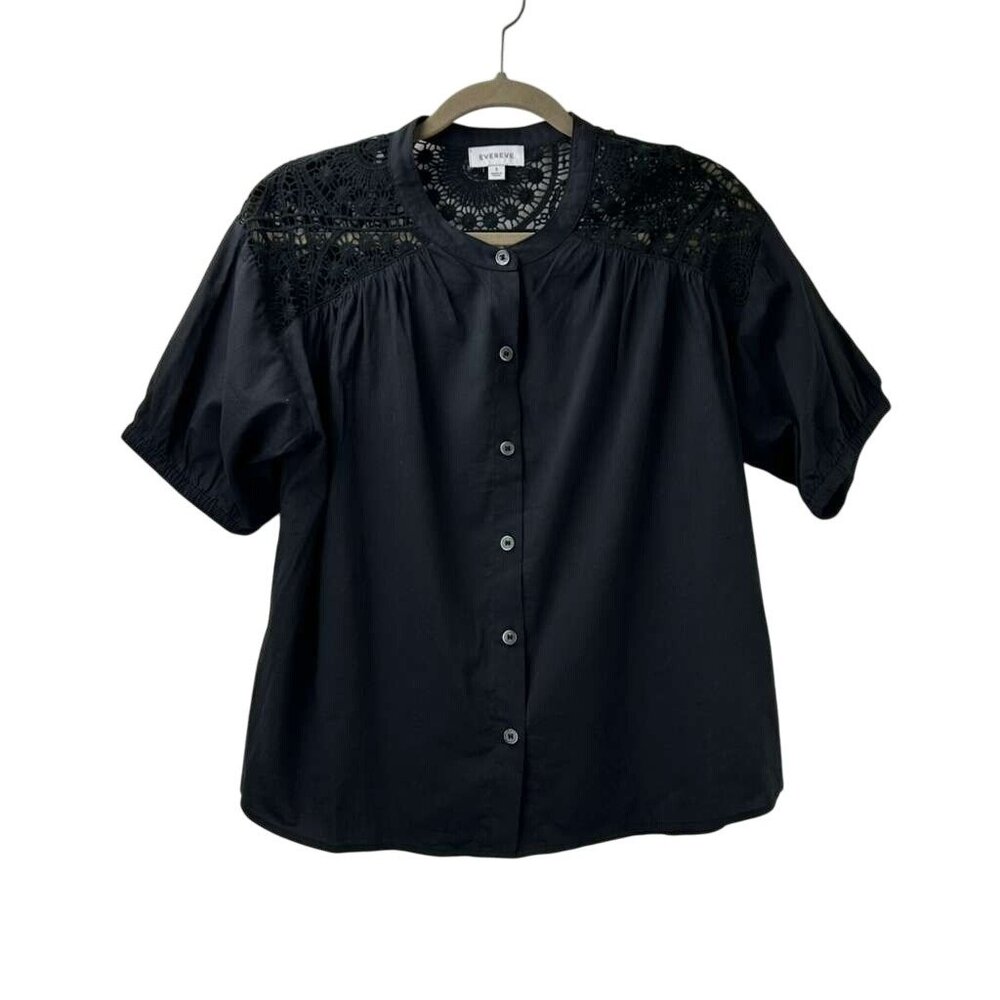 Evereve Women’s S Black Short Sleeve Crochet Back Button Up Blouse Rayon Blend - Picture 10 of 12